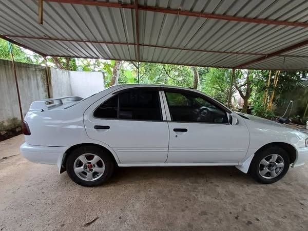 nissan-sunny-sb14-1997-big-3