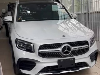mercedes-benz-glb-180-premium-plus