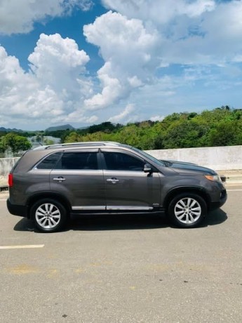 kia-sorento-1-12-options-big-4