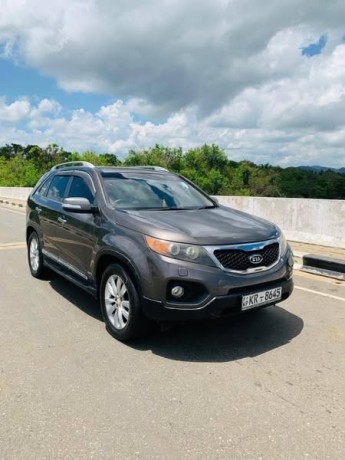 kia-sorento-1-12-options-big-0