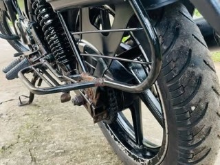bajaj-discover-135-disc-brake-black-decal-red-for-sale