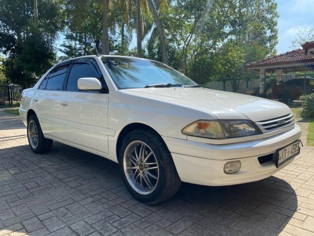 toyota-carina-212-big-0
