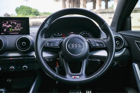 audi-q2-s-line-black-edition-2018-big-2