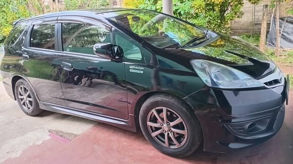 for-sale-honda-fit-gp-2-automatic-big-2