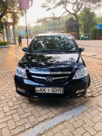 honda-fit-aria-gd-8-big-0