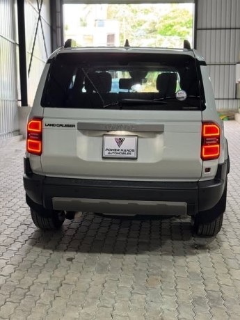 toyota-land-cruiser-trj-250-vx-big-0