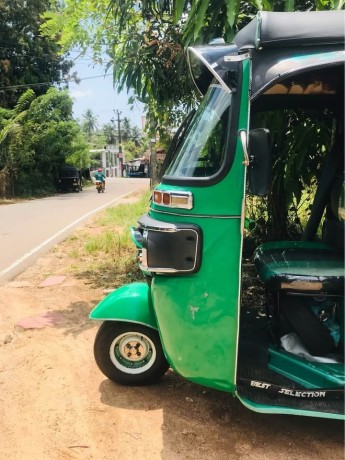 bajaj-threewheel-big-2