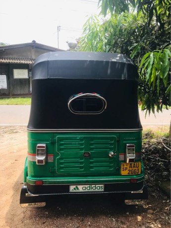 bajaj-threewheel-big-7
