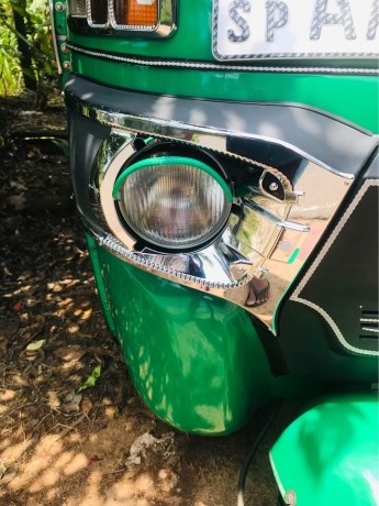bajaj-threewheel-big-1