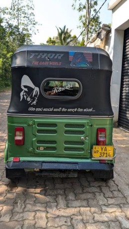 bajaj-threeweel-big-9