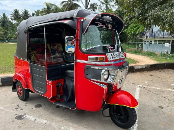 bajaj-re-4-stroke-big-0