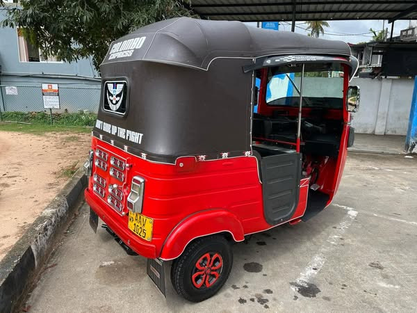 bajaj-re-4-stroke-big-2