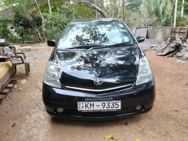 toyota-prius-big-1