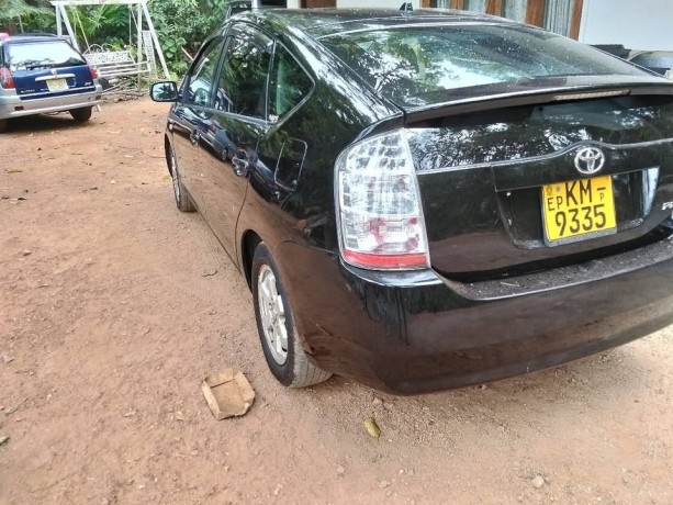 toyota-prius-big-3