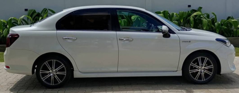 toyota-axio-wxb-1500cc-big-2