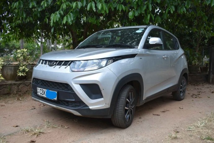 mahindra-kuv-100-nxt-big-1