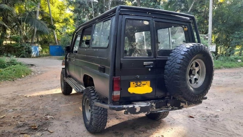toyota-land-cruiser-big-1