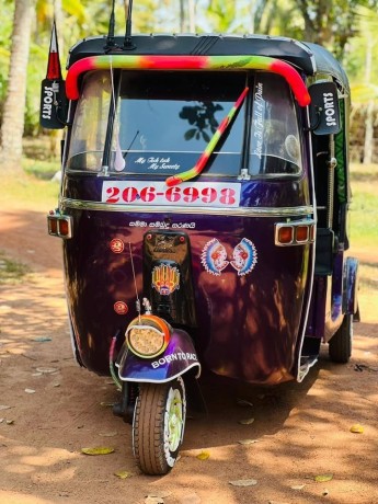 bajaj-threewheel-big-1