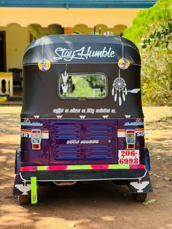 bajaj-threewheel-big-6