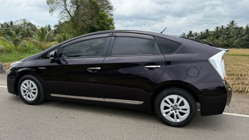 toyota-prius-big-2