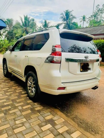 toyota-land-cruiser-prado-2017-g-frontier-big-3