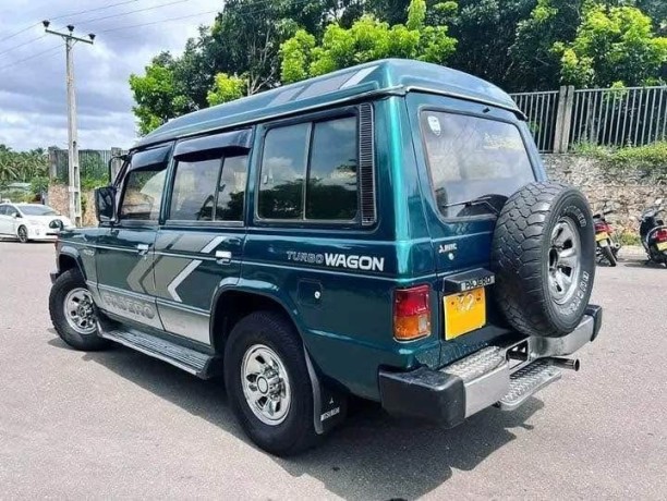 mitsubishi-pajero-mk1-big-5