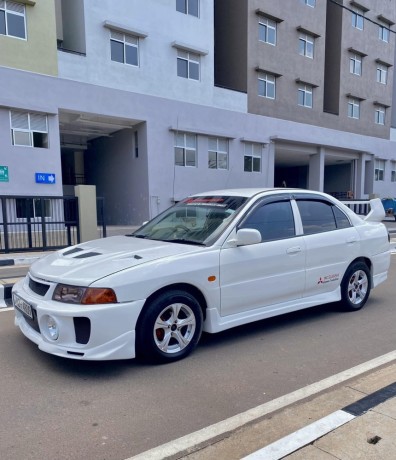 mitsubishi-lancer-ck1-hj-big-1