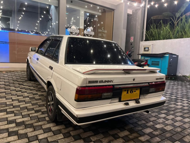nissan-trade-sunny-super-saloon-big-2