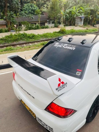 mitsubishi-lancer-cs1-big-8