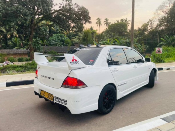 mitsubishi-lancer-cs1-big-9
