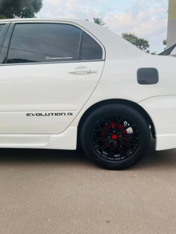 mitsubishi-lancer-cs1-big-5