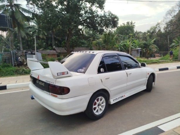 mitsubishi-lancer-cb3-big-1