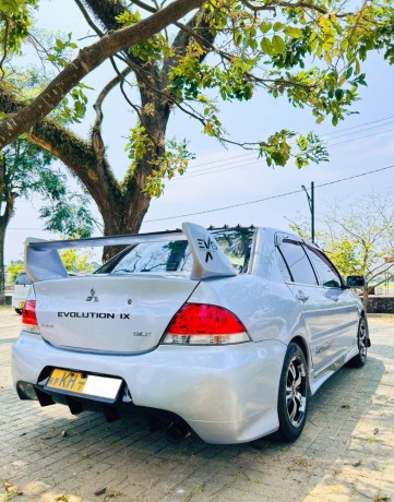 mitsubishi-lancer-cs1-big-7