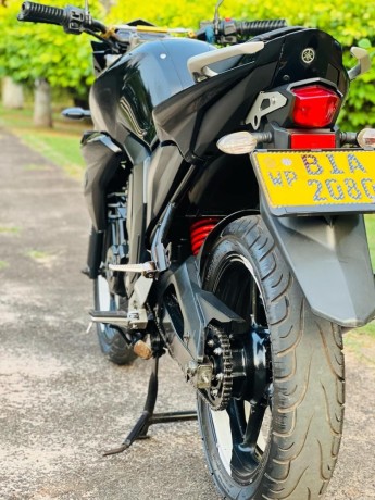 yamaha-fz-v2-2019-big-1