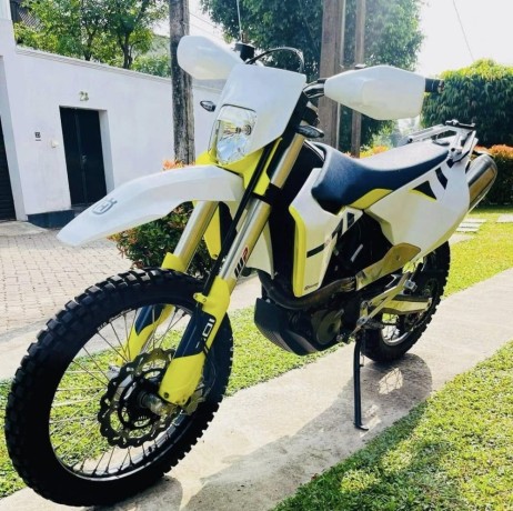 husqvarna-701-2021-big-1