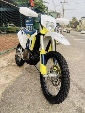 husqvarna-701-2021-big-0