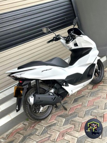 honda-pcx-125-big-1