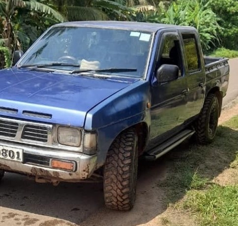 nissan-sunny-d21-double-cab-big-0