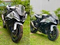 kawasaki-zx10r-2015-small-4
