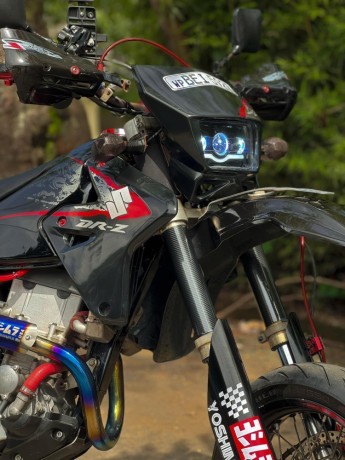 suzuki-drz400sm-2014-big-5