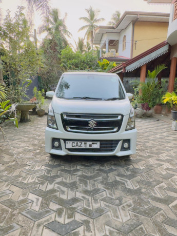 suzuki-wagon-r-stingry-2018-big-0