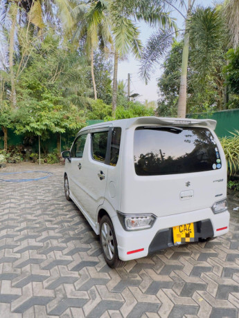 suzuki-wagon-r-stingry-2018-big-2