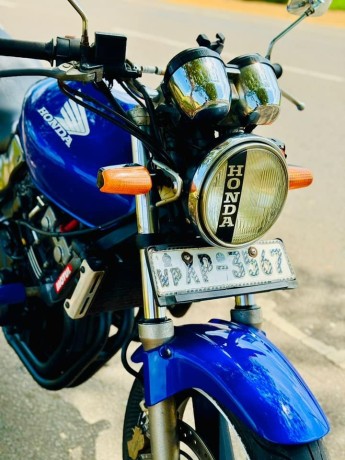 honda-hornet-ch125-2012-big-10