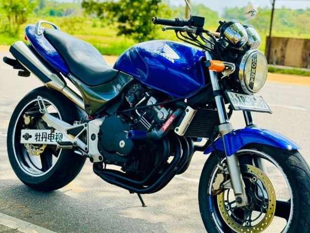 honda-hornet-ch125-2012-big-2