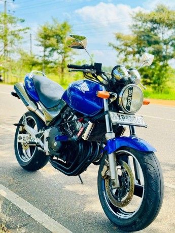 honda-hornet-ch125-2012-big-9