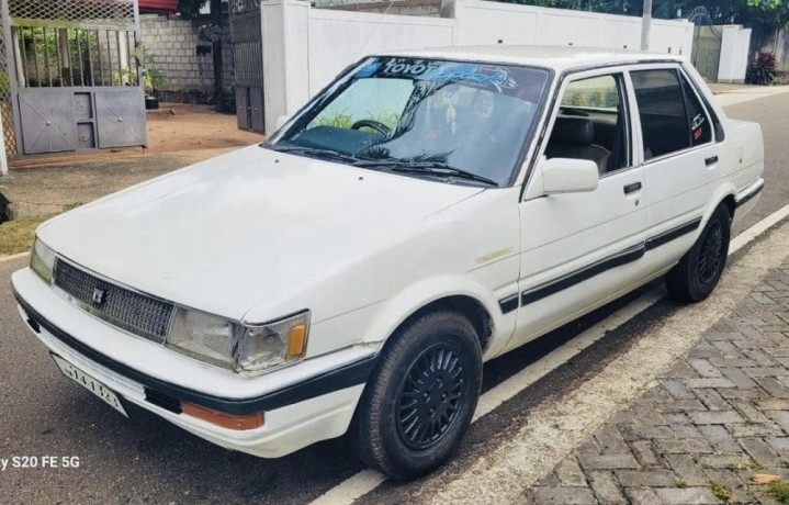toyota-corolla-big-0