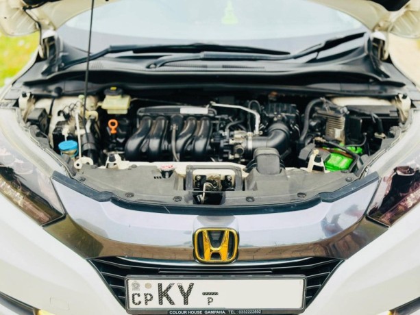honda-vezel-2014-big-9