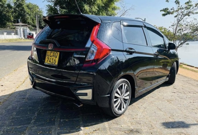 honda-fit-gp5-s-grade-2014-big-4