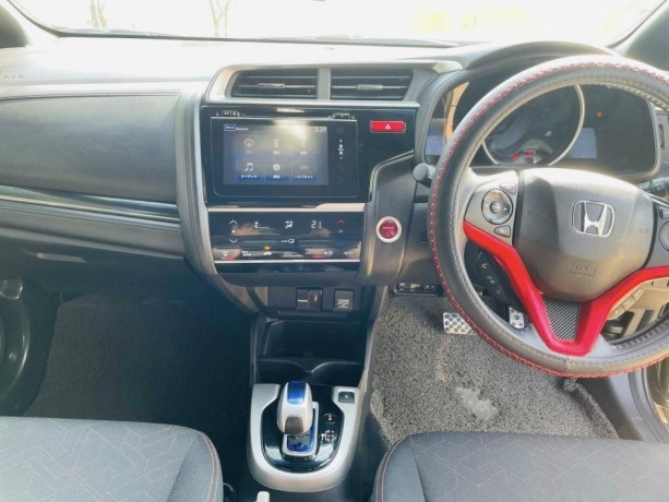 honda-fit-gp5-s-grade-2014-big-5