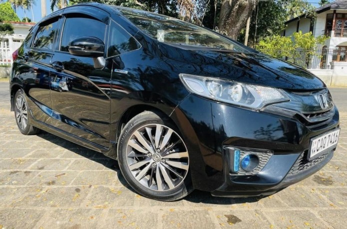 honda-fit-gp5-s-grade-2014-big-2